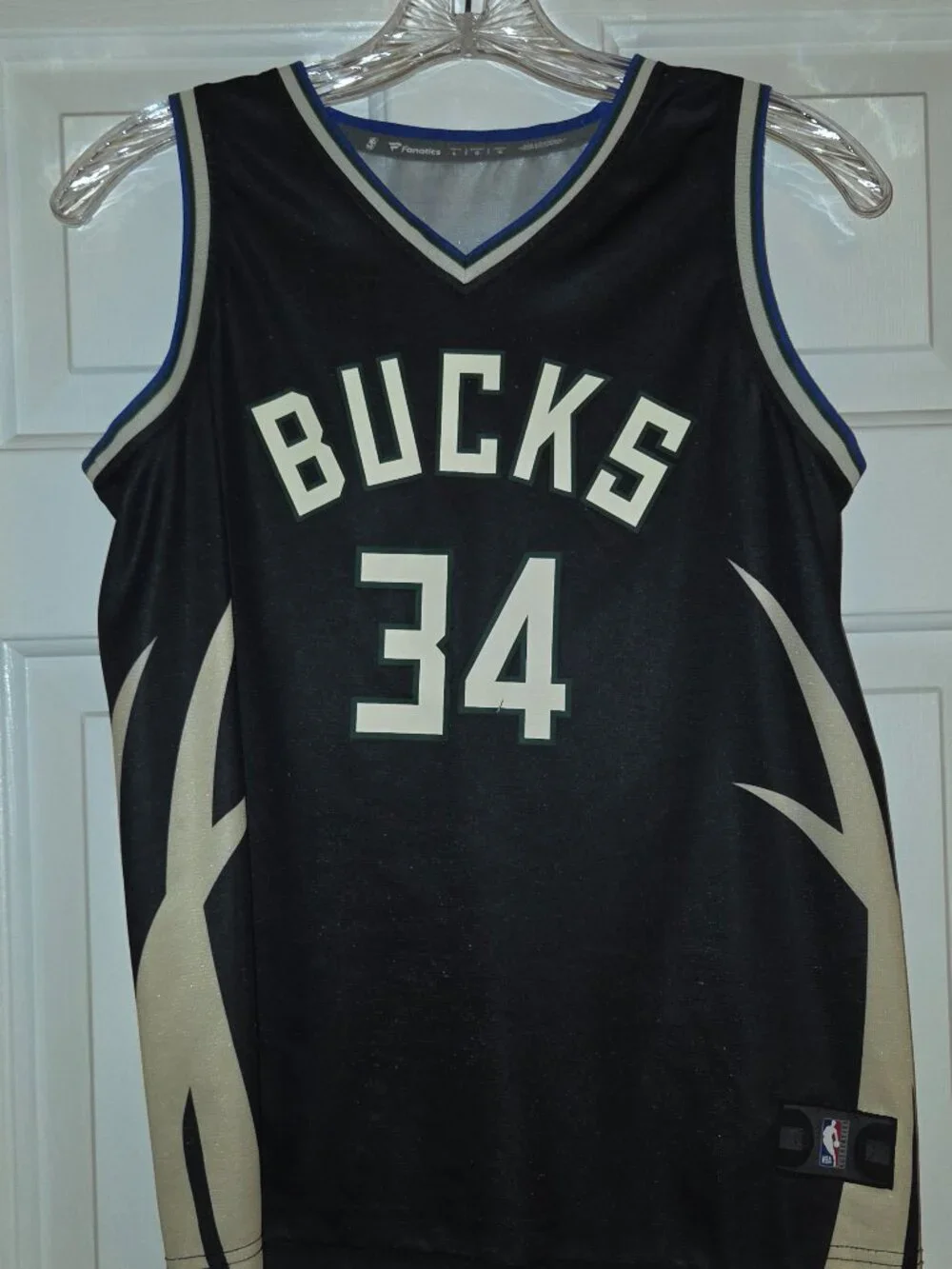 Bucks Youth Large Giannis Antetokounmpo Basketball jersey